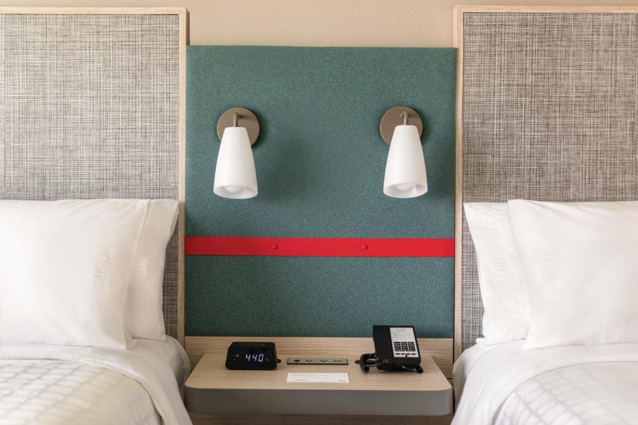 Avid Hotels - Boston Logan Airport - Revere By Ihg Exteriör bild